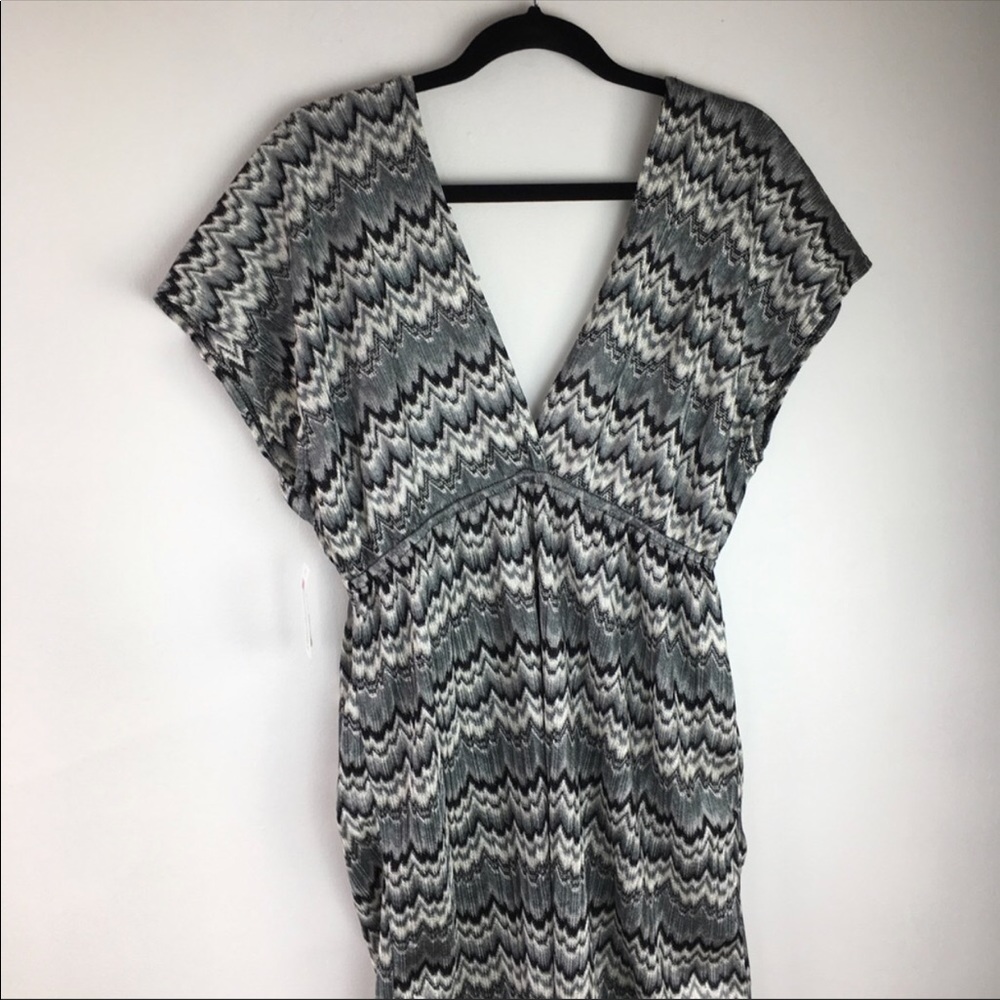 NWT V neck empire waist black and gray dress
